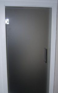 drzwi szklane wahadłowe